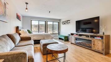 Apartment (0 Bedroom) | Front of property