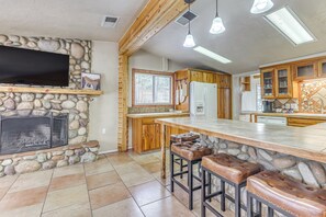 Interior - < 1 Mi to Grindstone Lake: Ruidoso Home w/ Grill! (Ruidoso)