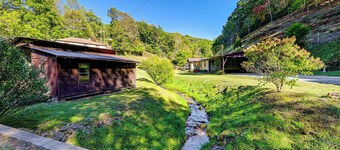 조용한 실바 홈, 개울 접근 가능 및 넓은 마당 있음