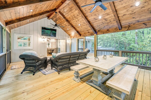 House (3 Bedrooms) | Interior