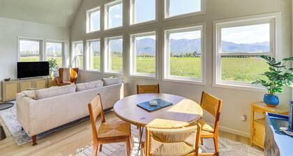 Kalispell Mountain Getaway w/ Hot Tub & Fire Pit!