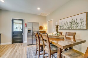 House (3 Bedrooms) | Interior - Vino Villa Wine Country Gem: Patio & Grill (Defiance)
