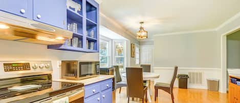 House (5 Bedrooms) | Interior