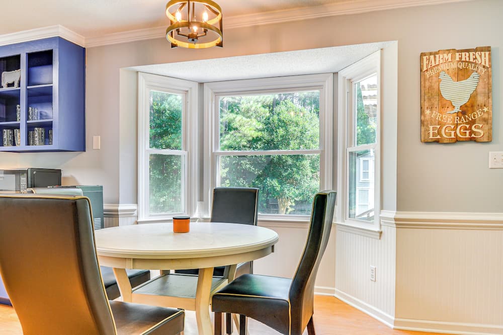 15 Mi to Raleigh: Pet-friendly Home w/ Fire Pit! - Angier, NC