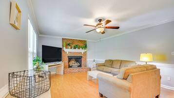 House (5 Bedrooms) | Interior