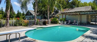 Deck & Fire Pit! Quiet Home Near Sacramento River