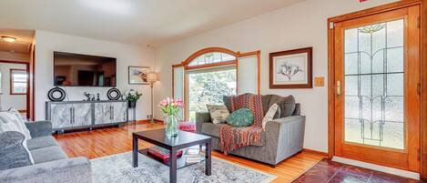 House (4 Bedrooms) | Front of property