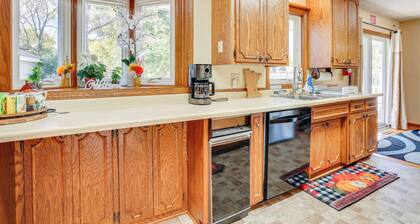 Spacious Cottage Grove Haven Near Downtown St Paul