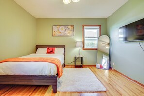 House (4 Bedrooms) | Interior - Spacious Cottage Grove Haven Near Downtown St Paul (Cottage Grove)