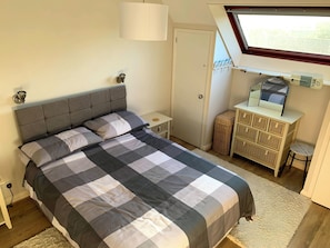 2 bedrooms, iron/ironing board, WiFi, bed sheets - Beautiful Cosy Holiday Cottage in Aberporth (Aberporth)