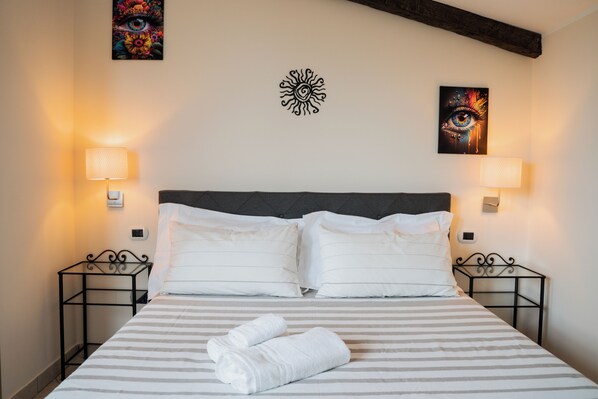 2 bedrooms, WiFi, bed sheets