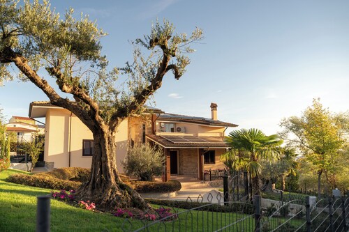 Villa del Sole Inn, for those seeking refinement, comfort and tranquility.