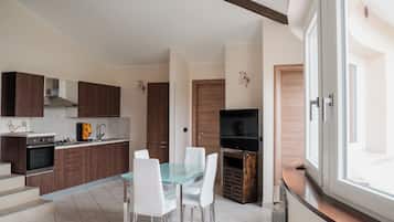 Réfrigérateur, four, plaque de cuisson, lave-vaisselle