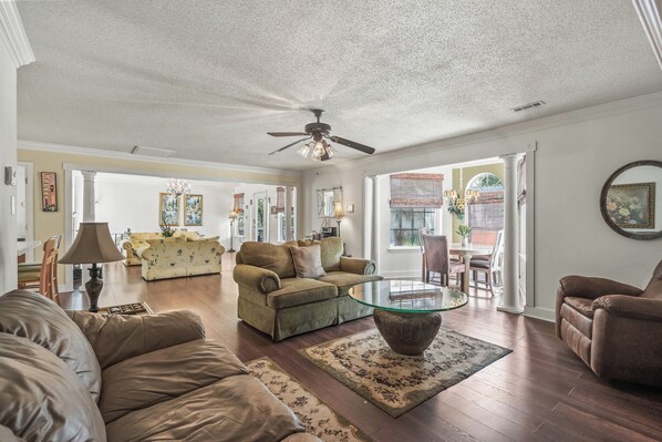 スマートテレビ、暖炉