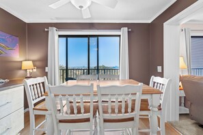 Interior - A427 at The Myrtle Beach Resort: Oceanview Oasis (Myrtle Beach)