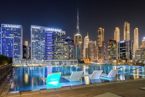 Outdoor pool - Waves - Fully Equipped Studio for a Perf (Dubai)