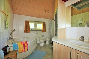 Ferienhaus | Badezimmer