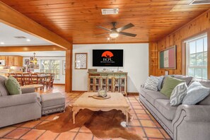 Televisión y futbolito 