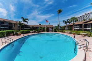 Pool - Island Escape I Short Walk to Sun and Sand (Marco Island)