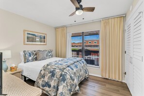 2 bedrooms, iron/ironing board, free WiFi, bed sheets - Island Escape I Short Walk to Sun and Sand (Marco Island)