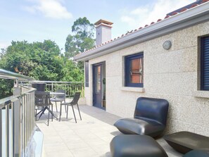 Family Apartment, 2 Bedrooms, Patio | Terrace/patio - Apartamentos Rey (Santiago de Compostela)