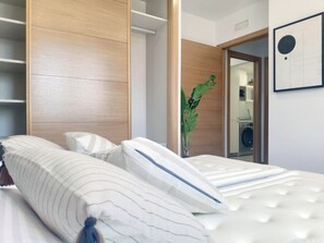 Family Apartment, 2 Bedrooms | Free WiFi, bed sheets - Apartamentos Rey (Santiago de Compostela)