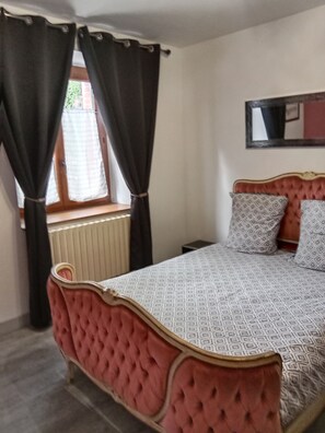1 bedroom, free WiFi, bed sheets