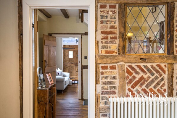 3 bedrooms, desk, Internet - Corner Cottage - 3 Beds Bathtub Outdoor Terrace (Henley-on-Thames)