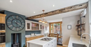 3 bedrooms, desk, Internet - Corner Cottage - 3 Beds Bathtub Outdoor Terrace (Henley-on-Thames)