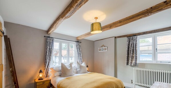 3 bedrooms, desk, Internet - Corner Cottage - 3 Beds Bathtub Outdoor Terrace (Henley-on-Thames)