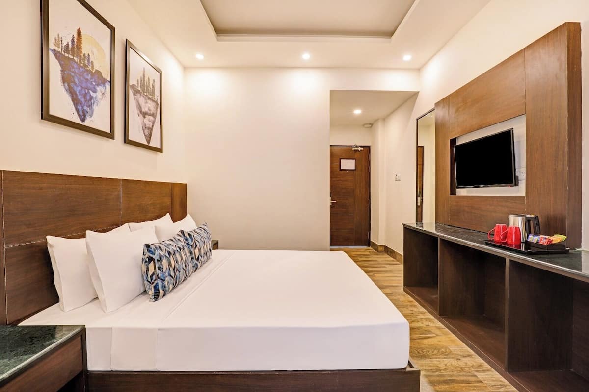 Deluxe Double Room | 1 bedroom, desk, free WiFi