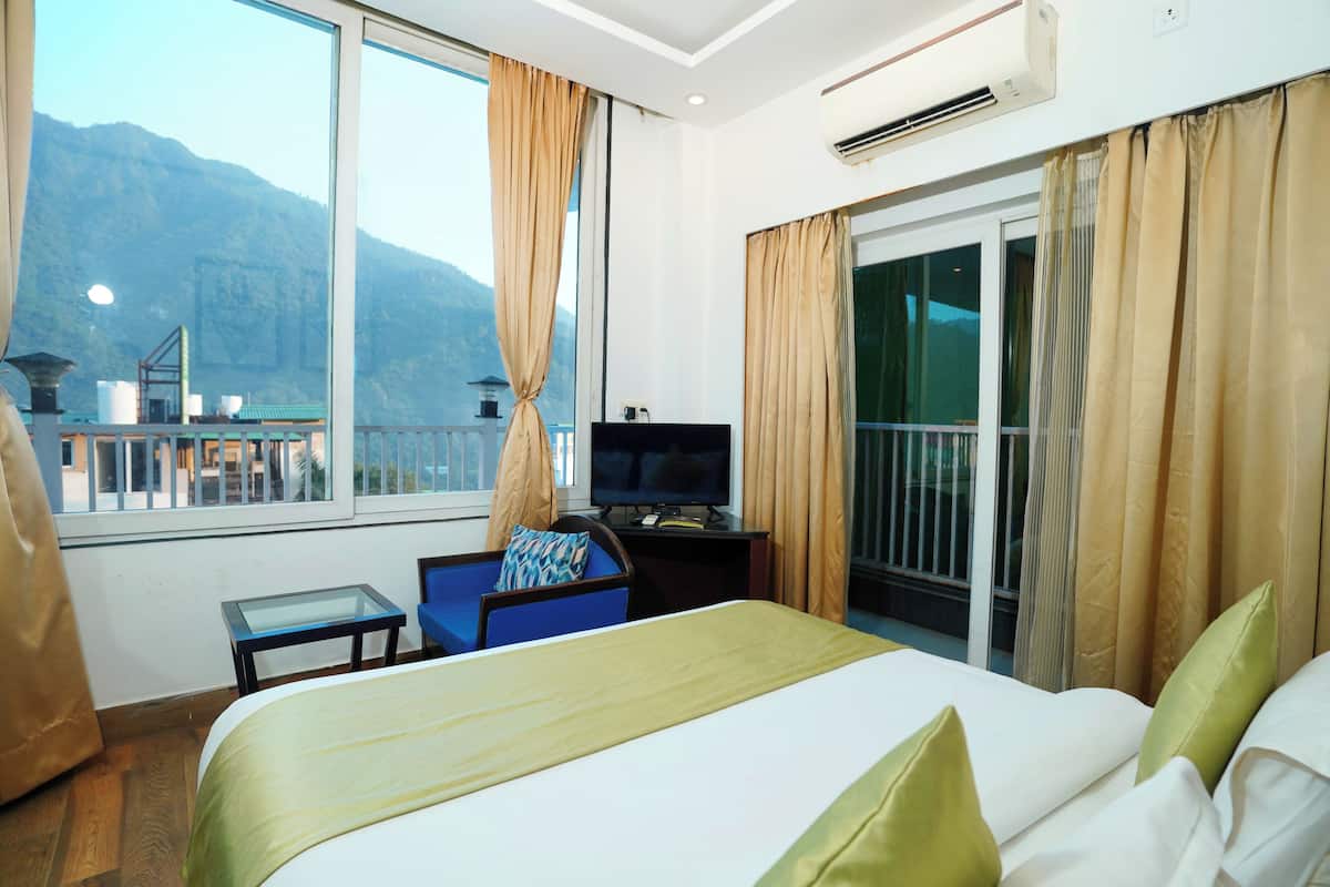 Standard Double Room, Hill View | 1 bedroom, desk, free WiFi