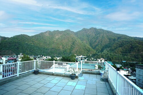 N3N Ganga Retreat by Stotrak