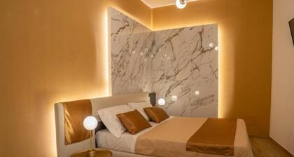 The Staircase Rooms (Deluxe Room)