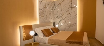 The Staircase Rooms (Deluxe Room)