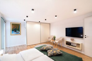 Family Apartment, 3 Bedrooms, City View