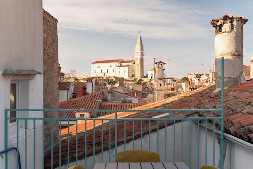 Selamare Apartment