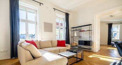 Rochus Stylish Stays