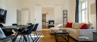 Rochus Stylish Stays