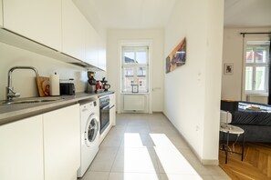 Deluxe-Apartment, Stadtblick | Eigene Küche