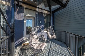 Terrace/patio - Queen City Views 3 – Chic 2 BDR! (Cincinnati)