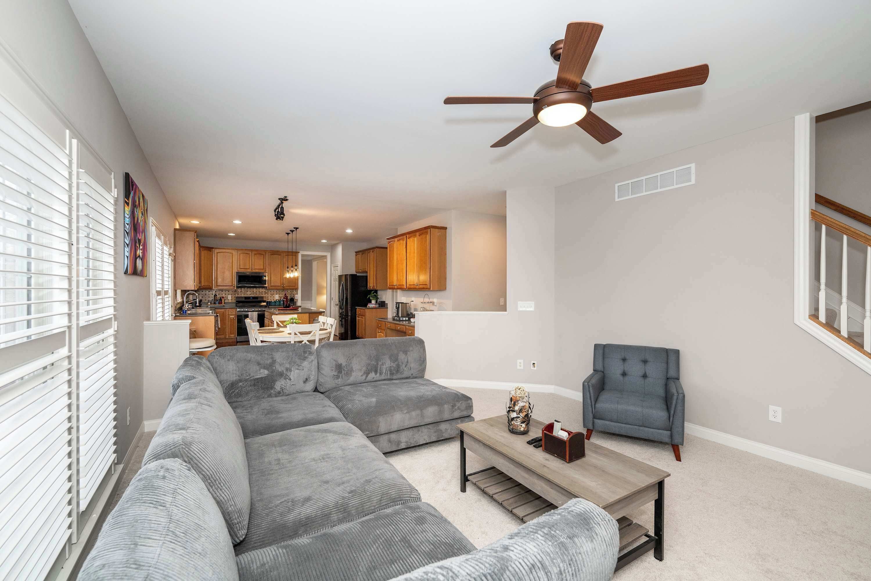 Télévision, baby-foot, espaces bureaux