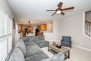 Téléviseur, bureau