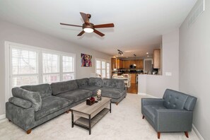 TV, table football, offices - Mason Oasis 5 BDR Home Sweet Home, Family-Friendly (Mason)