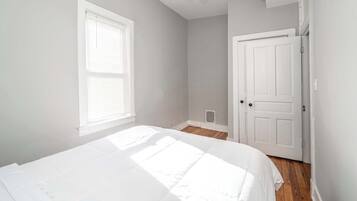 1 chambre, bureau, fer et planche à repasser, Wi-Fi