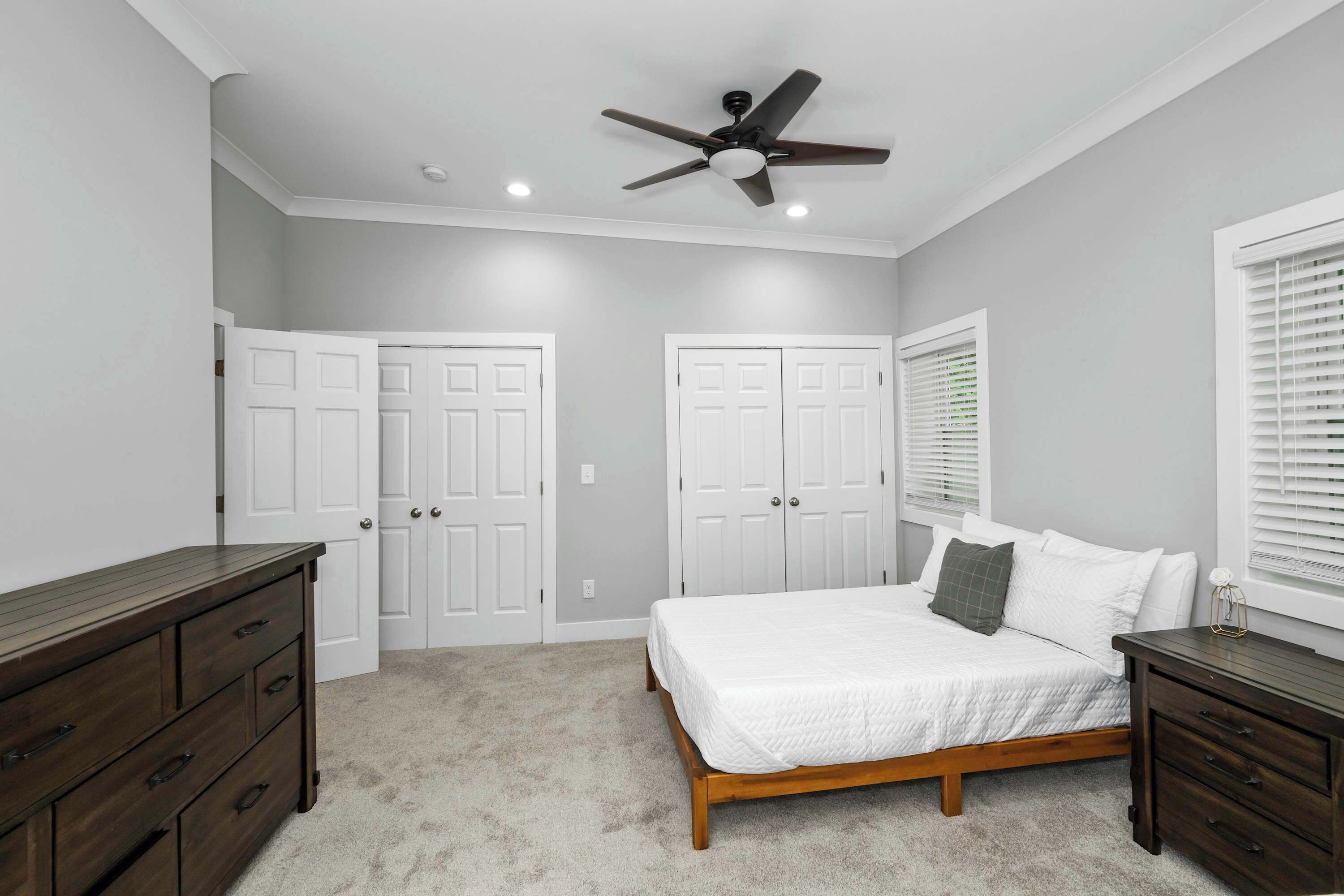 3 bedrooms, desk, iron/ironing board, WiFi