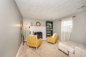 Interior - Cozy Home Away From Home! (Florence)