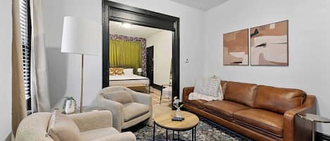 2 slaapkamers, een bureau, wifi, beddengoed