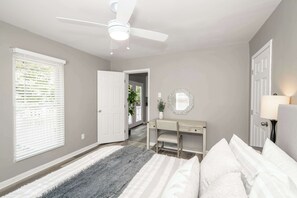 6 chambres, bureau, Wi-Fi, draps fournis