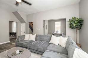 TV, offices - Queen City Grand House (Cincinnati)